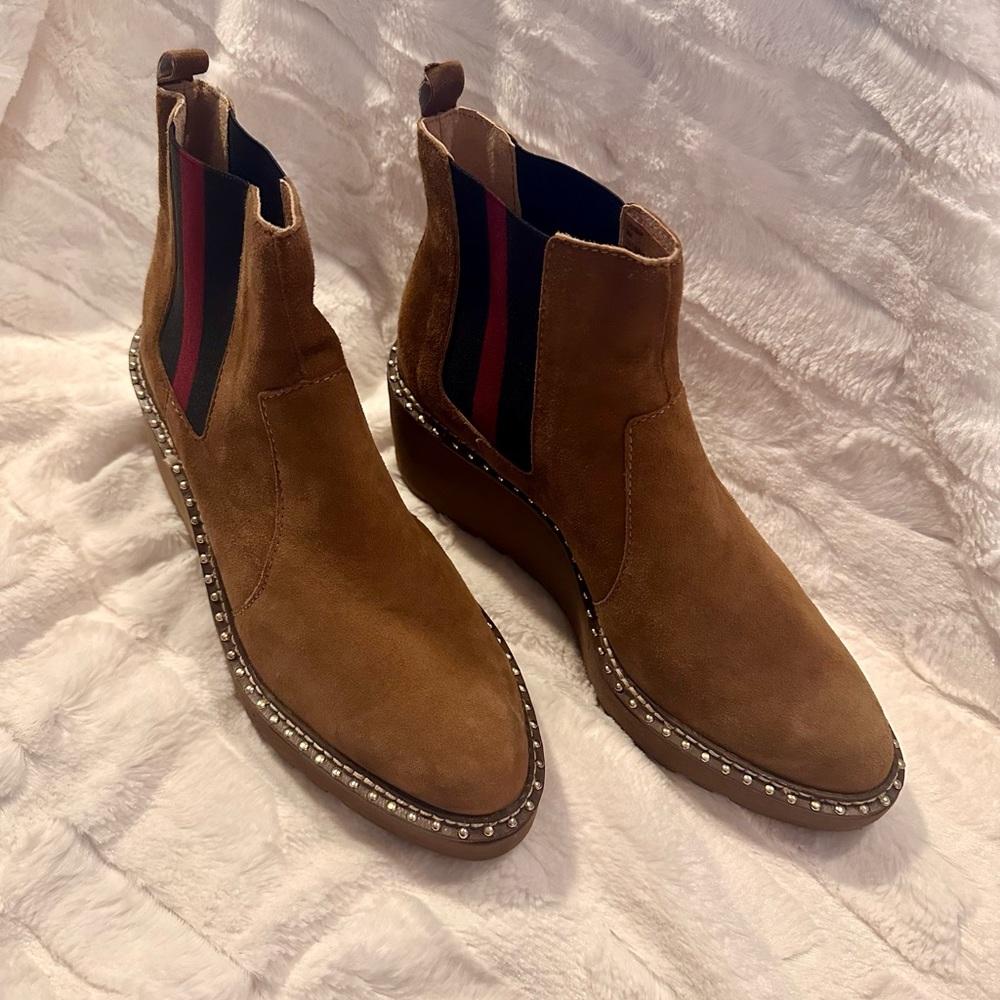 Cecelia New York Chelsea Boots